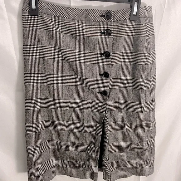 3 for 25!🌻 Banana Republic Glen Plaid Button Skirt 🌻 - Picture 5 of 7